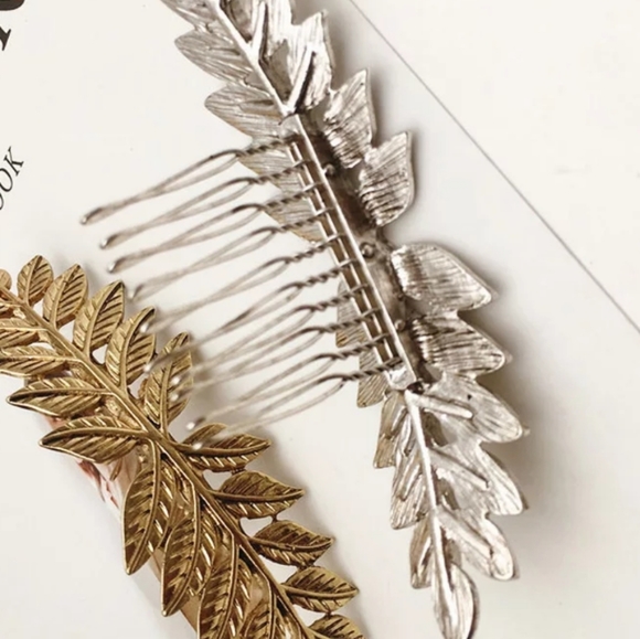 * Sophia* Silver Leaf Hair Clip - Picture 2 of 6
